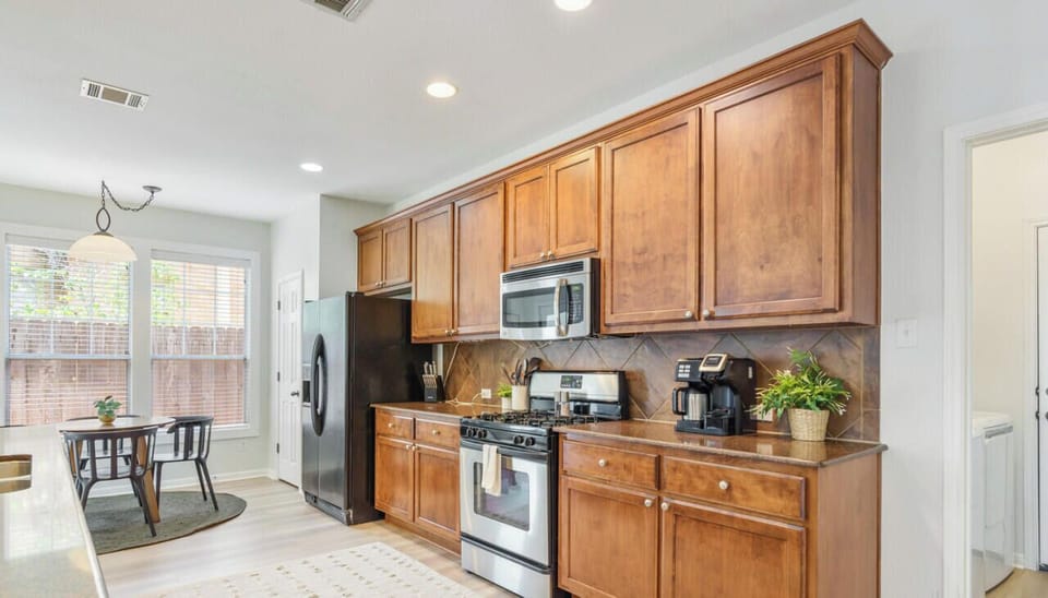 Large fully equipped kitchen with all the essential plus dishwasher
