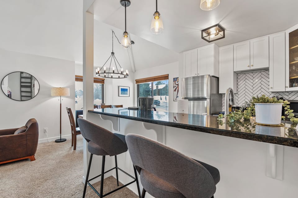 Condo | Private kitchen | Fridge, microwave, oven, stovetop