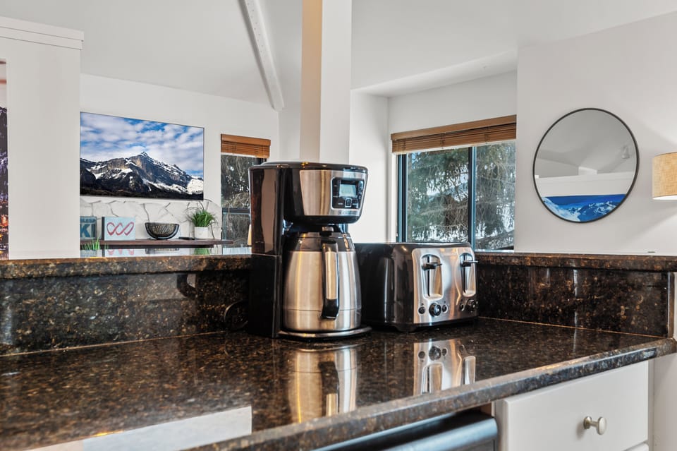 Condo | Private kitchen | Fridge, microwave, oven, stovetop