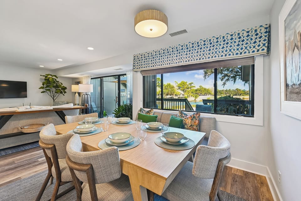 Dine with Golf Course Views at 908 Inverness