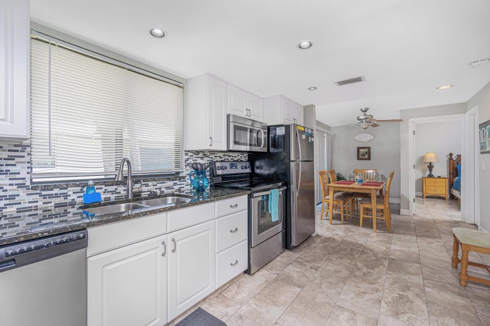 2450NBeachRd-10