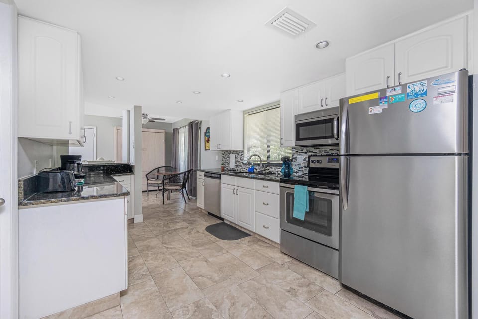 2450NBeachRd-11