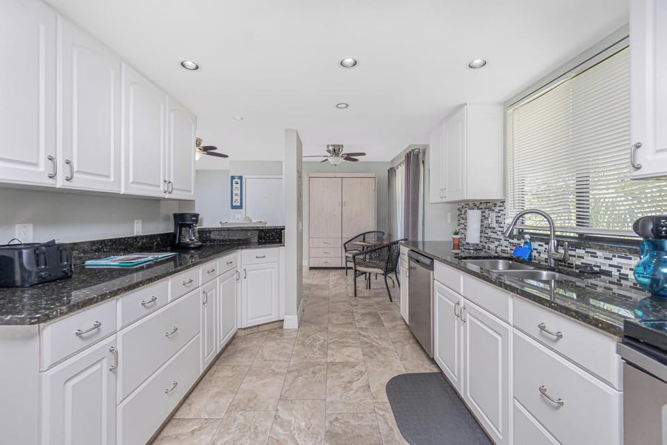 2450NBeachRd-12