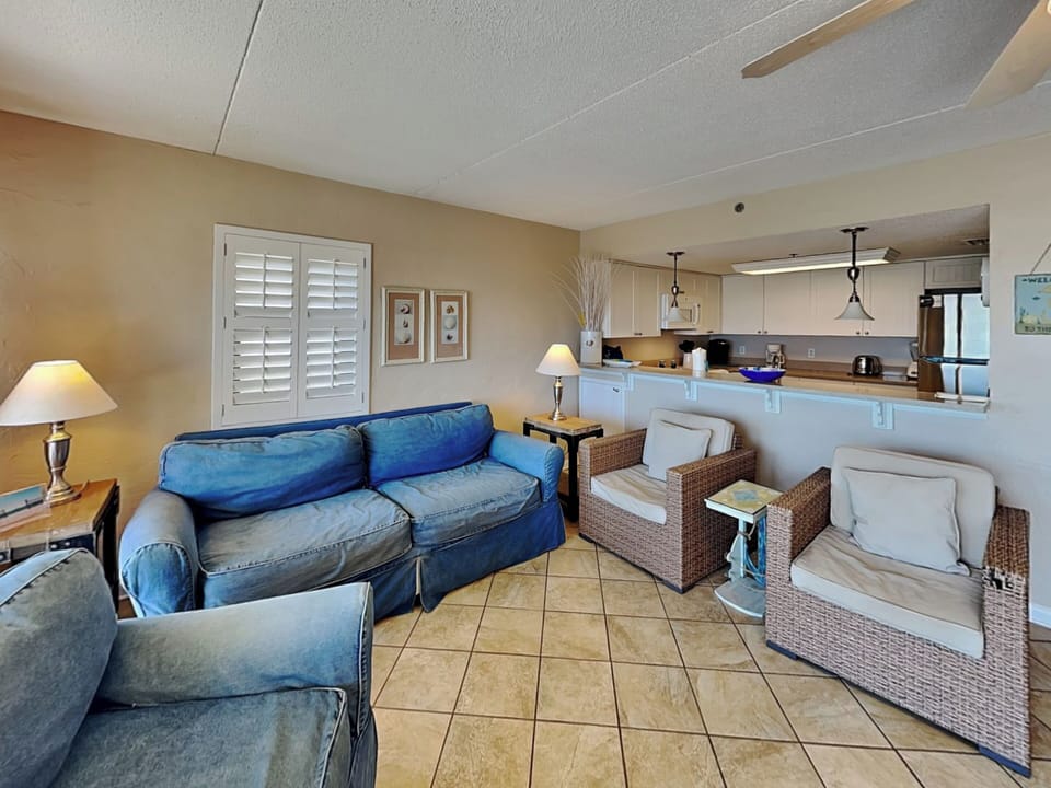 Living Area - Seating