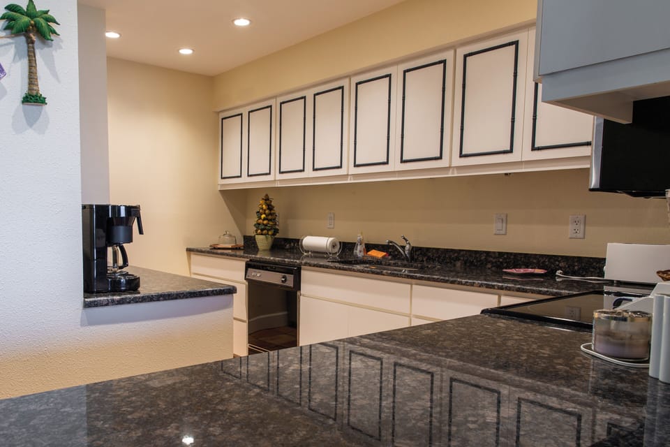 Seaplace G7-405 kitchen