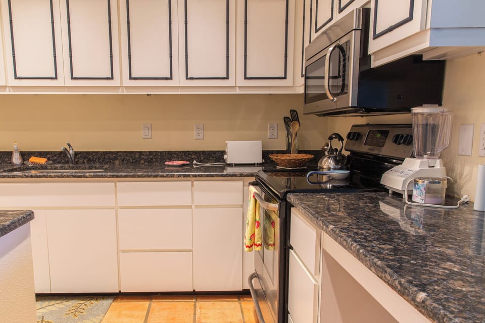 Seaplace G7-405 kitchen