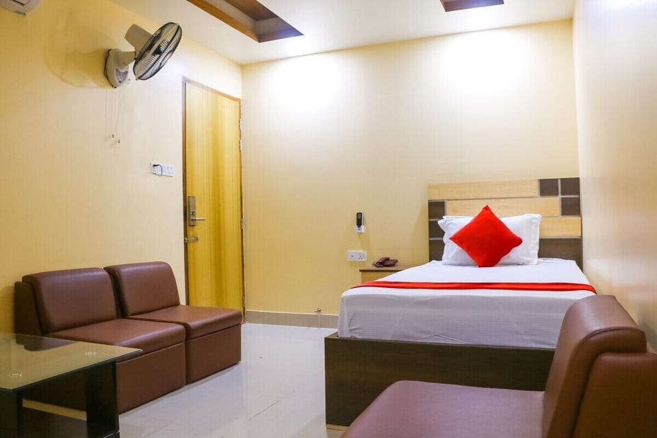 Deluxe Double Room, City View | Individually decorated, individually furnished, desk, free WiFi