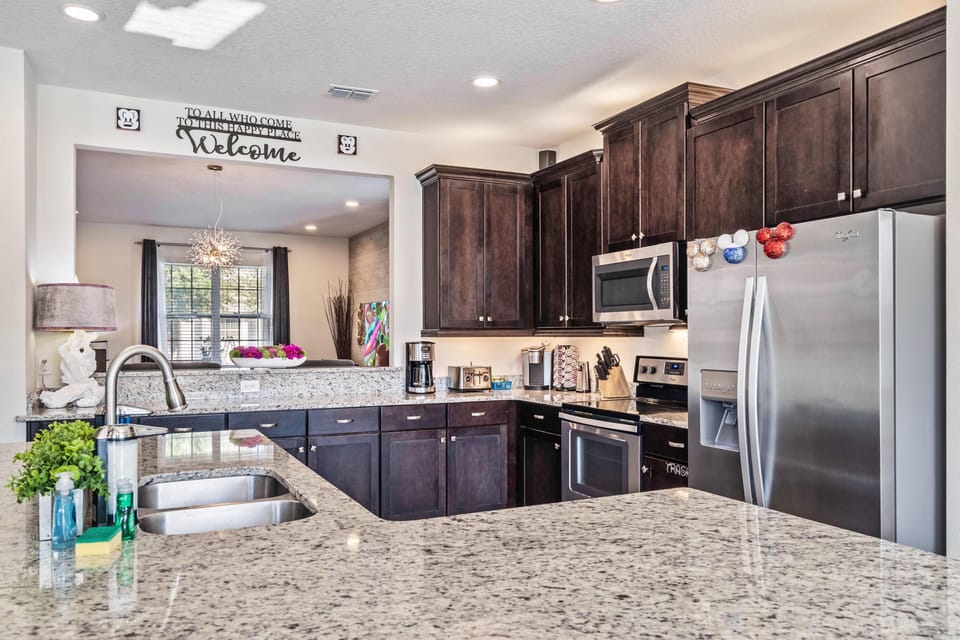 Beautiful kitchen diner ready fro family and friends to gather round the table.