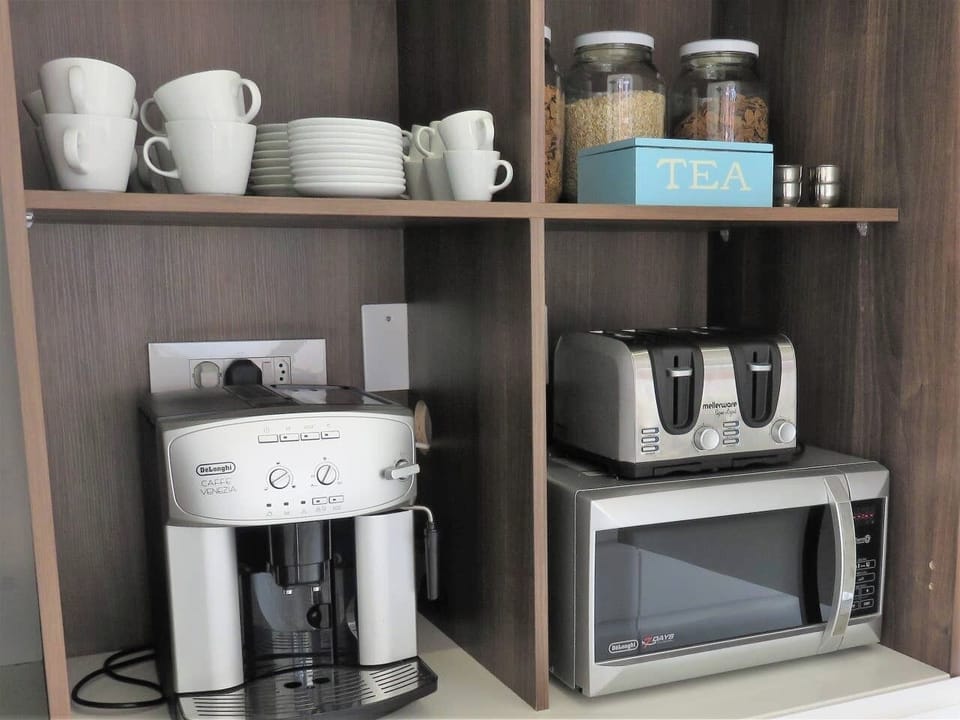 The Cape White Villa / Common space - Breakfast