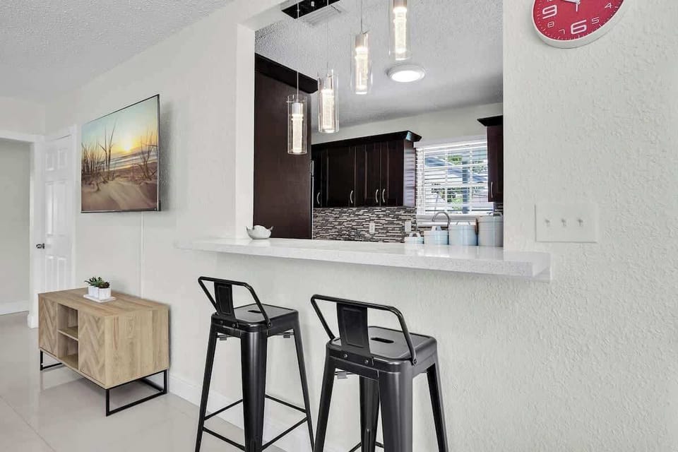 Modern Kitchen | High chair seatings | Next to Living Room