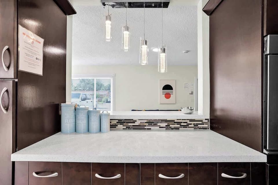 Modern Kitchen Counter Top | Open Concept | Dinner ready