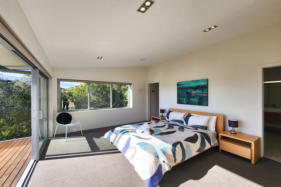 Seaview Master Bedroom 1 (1)