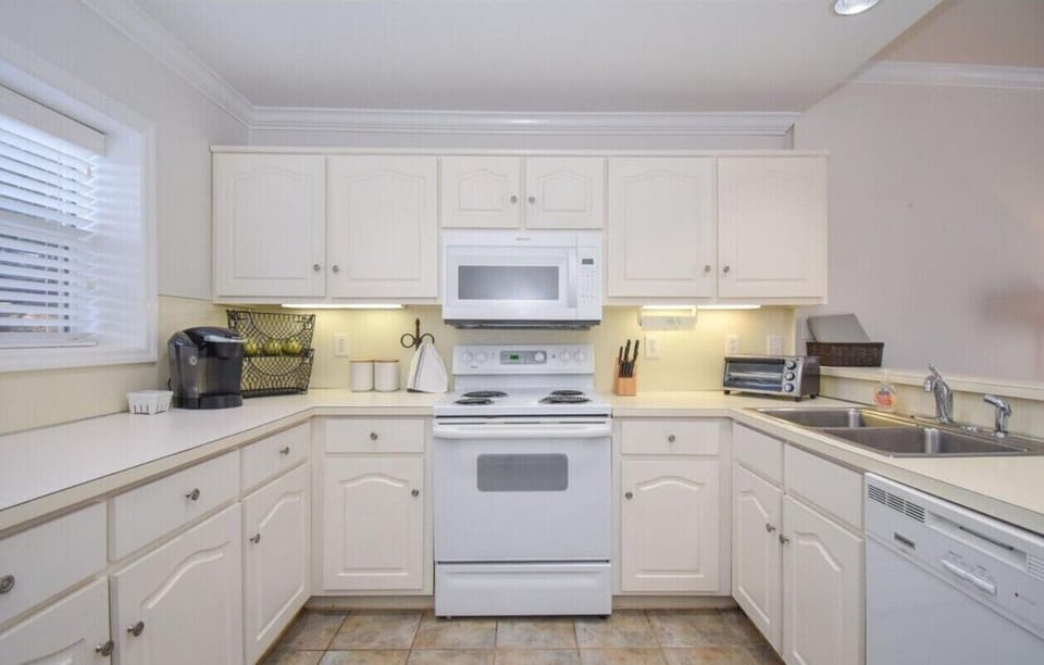 Stove/Microwave3