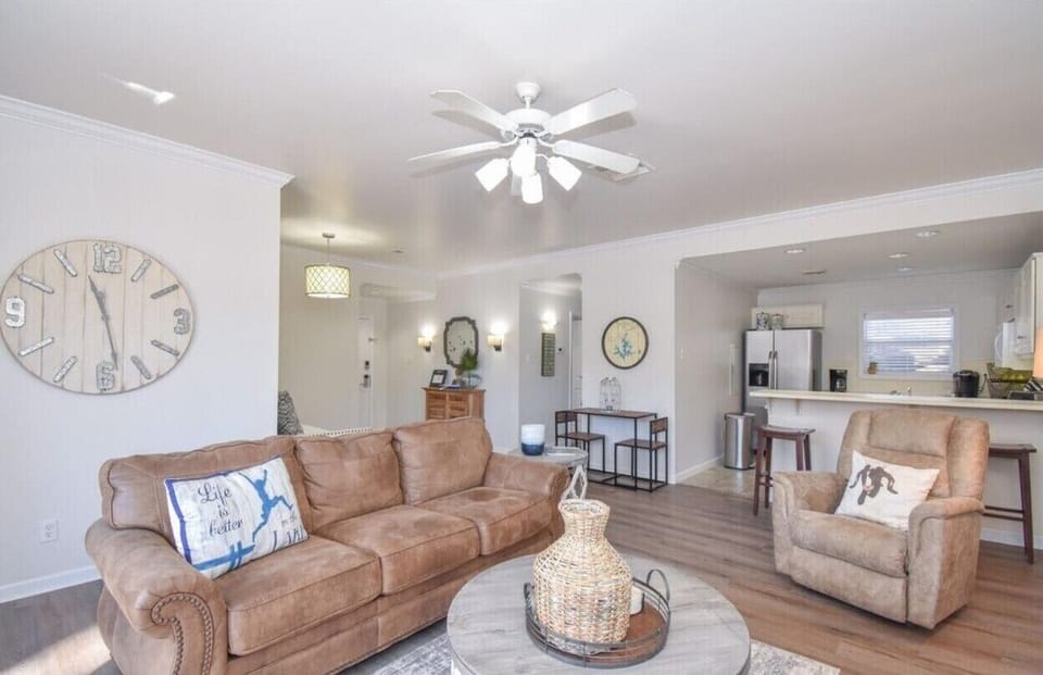 Living Room (4)