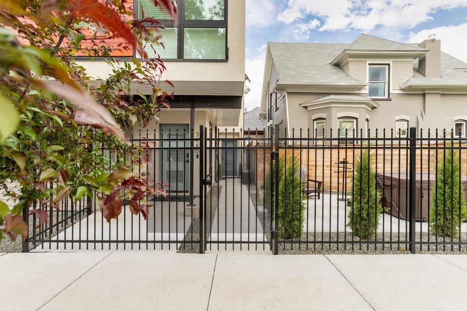 Gated privacy