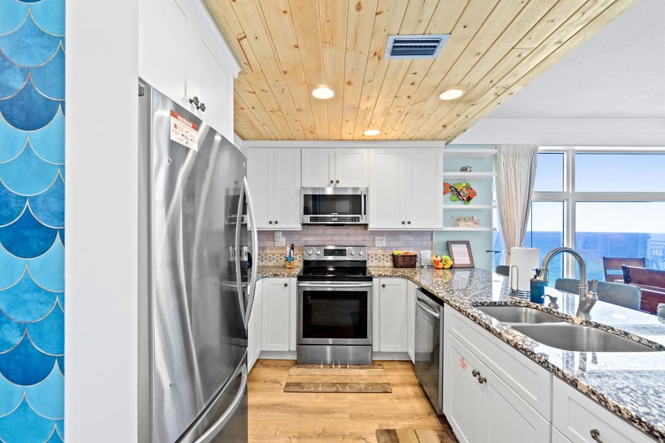 Enjoy the emerald waters while you cook!