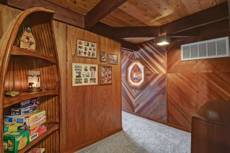 DOWNSTAIRS HALLWAY