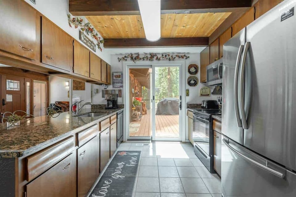 Fully Stocked Kitchen