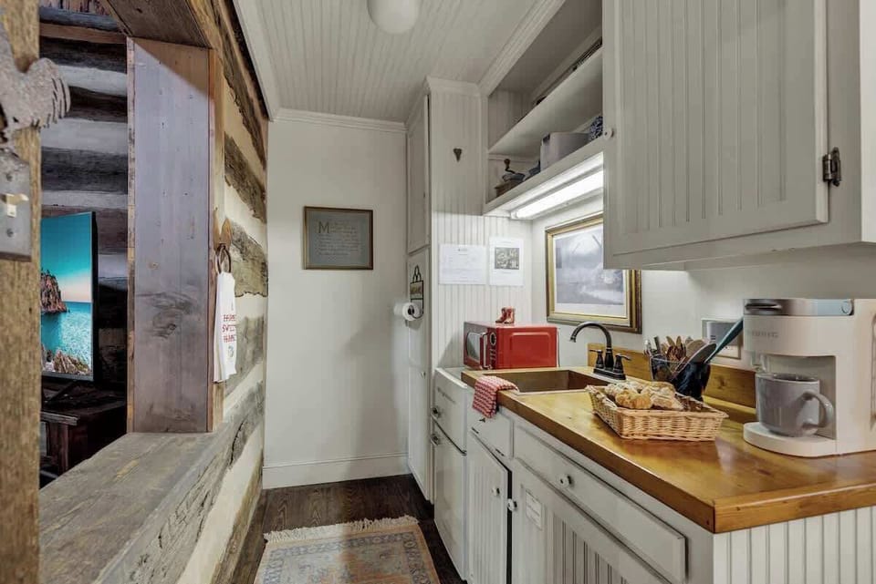 Cabin, 1 Queen Bed, Patio, Garden View (217 Mistletoe St) | Private kitchen | Coffee/tea maker