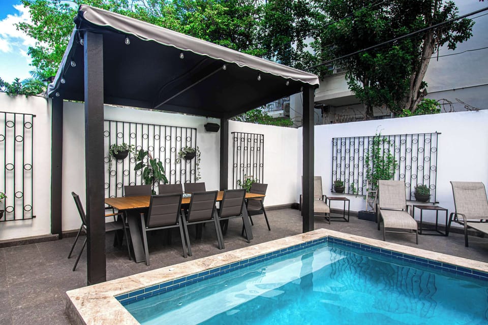 Pool Dining Area