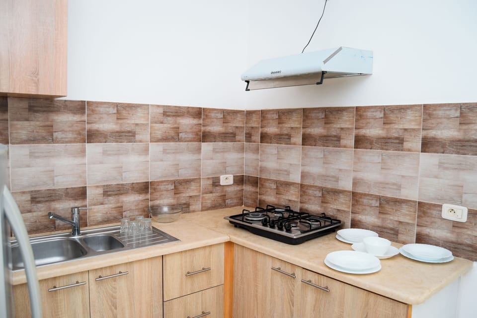 Basic Apartment, Balcony | Private kitchen