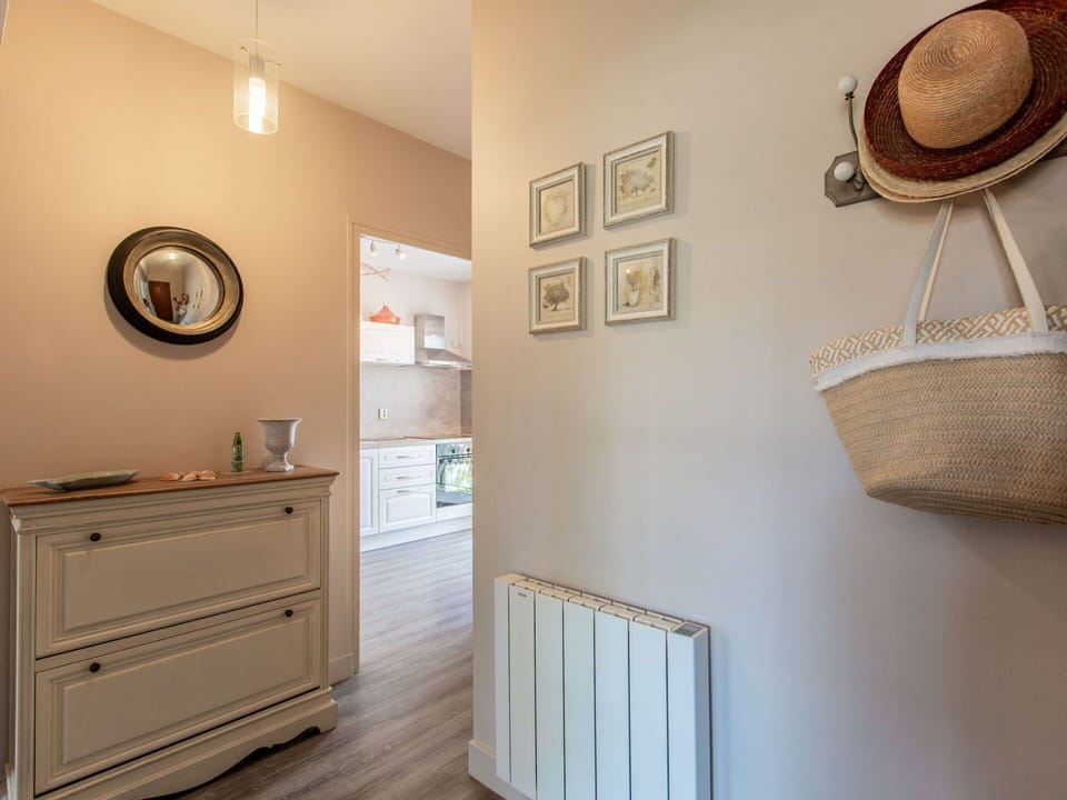 Property, Cabinetry, Wood, Drawer, Interior Design, House, Floor, Flooring, Door, Hardwood