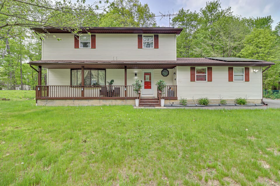 Property Exterior | Driveway (6 Vehicles) | No Lawn/Street Parking