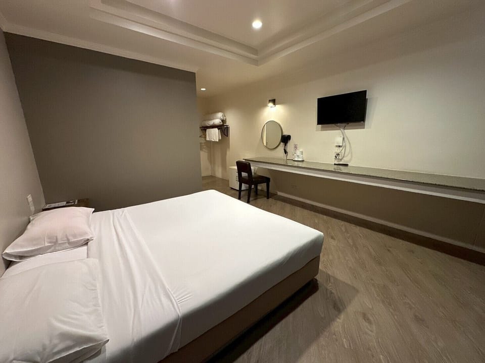 Standard Double Room, City View | Desk, blackout drapes, free WiFi