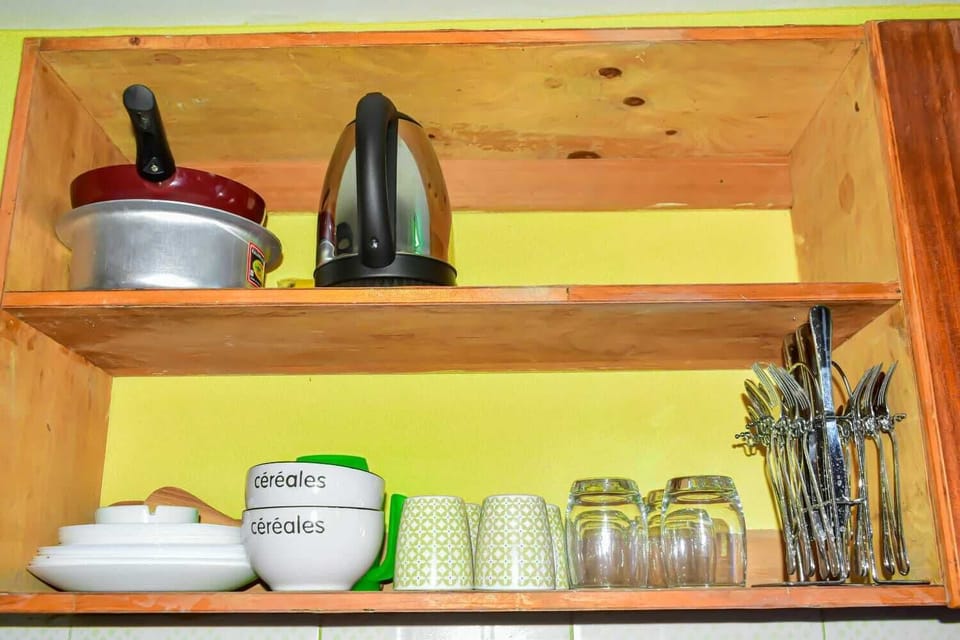 Classic Apartment, City View | Private kitchen | Fridge, microwave, cookware/dishes/utensils