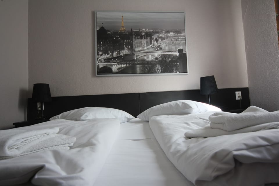 Double Room | Minibar, in-room safe, desk, soundproofing