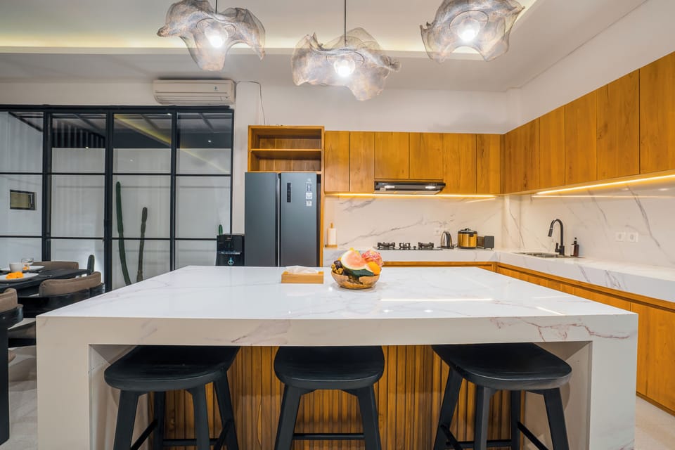 Villa, 4 Bedrooms, Non Smoking | Private kitchen | Electric kettle, dining tables