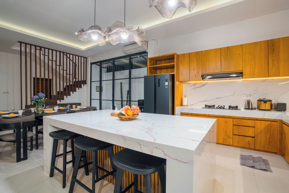 Villa, 4 Bedrooms, Non Smoking | Private kitchen | Electric kettle, dining tables