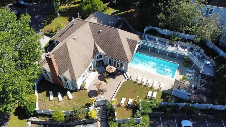 Heated Pool In Clubhouse 1.  Open May-October Come enjoy this Complimentary clubhouse during your stay! Just a short walk from your villa and features a jacuzzi, sauna, and cardio room! A laundry facility is also available (fees apply).