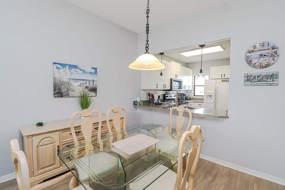 St. Augustine Beach Rentals Dining Room
