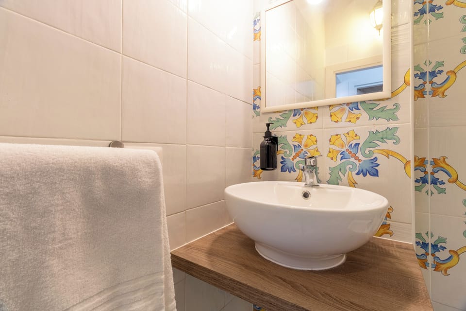 Family Quadruple Room, City View | Bathroom
