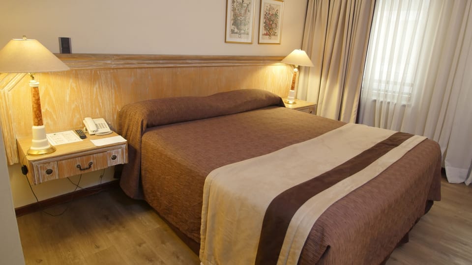 Standard Room | In-room safe, desk, blackout drapes, WiFi (free)