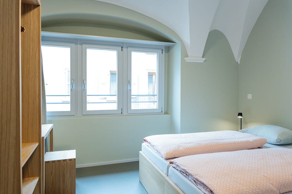 Soundproofing, free WiFi, bed sheets