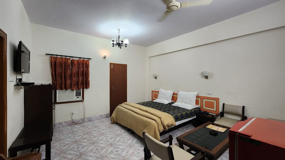 Standard Double Room | Free WiFi