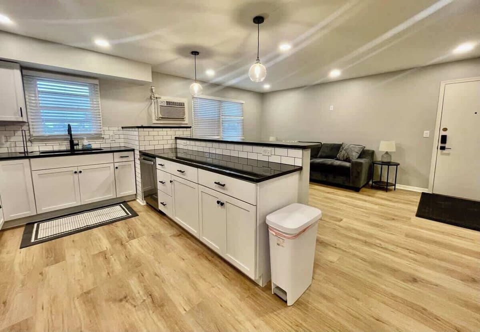 Your practical pad for urban discovery.
