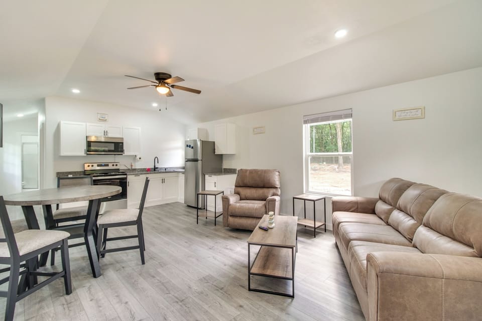 House (2 Bedrooms) | Interior