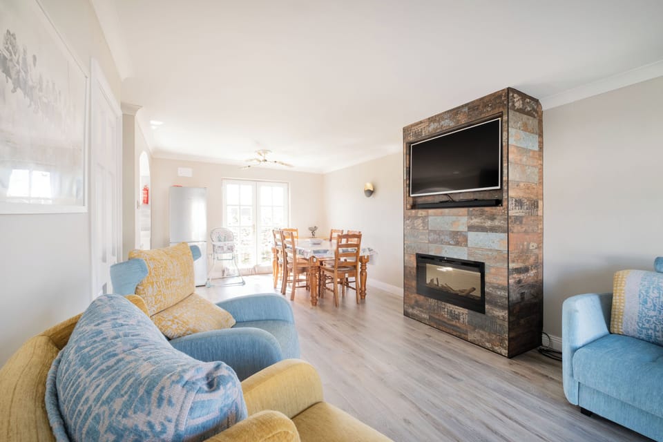 Living Room (1)