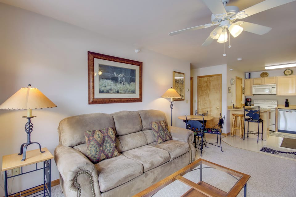 Living Room | Free WiFi | Central Heat