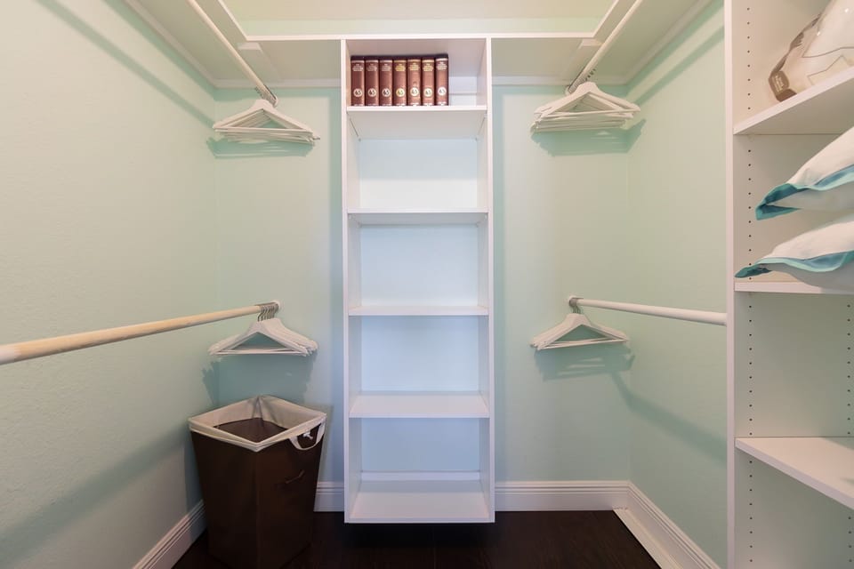 Master Bedroom Suite Closet