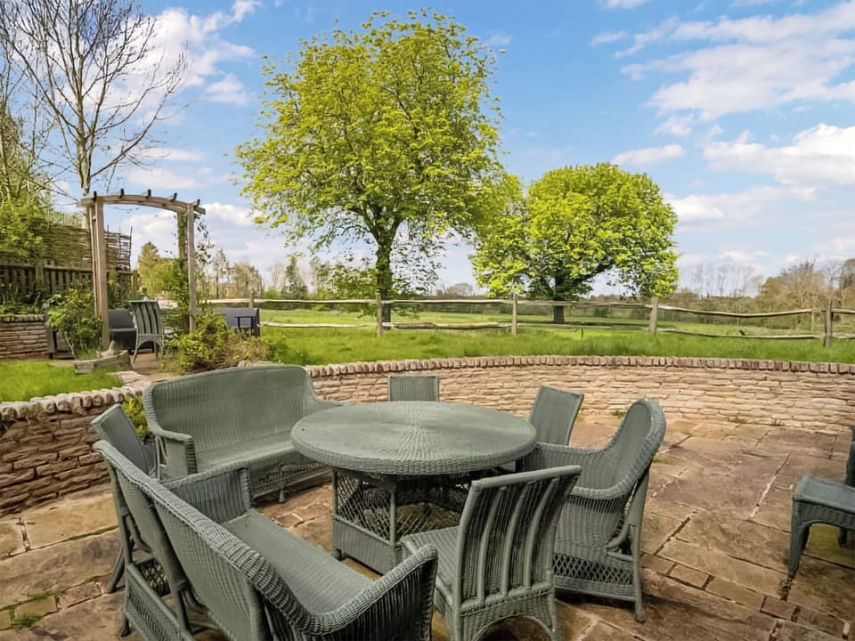 Outdoor area | Freestone House, Ashby St Ledgers