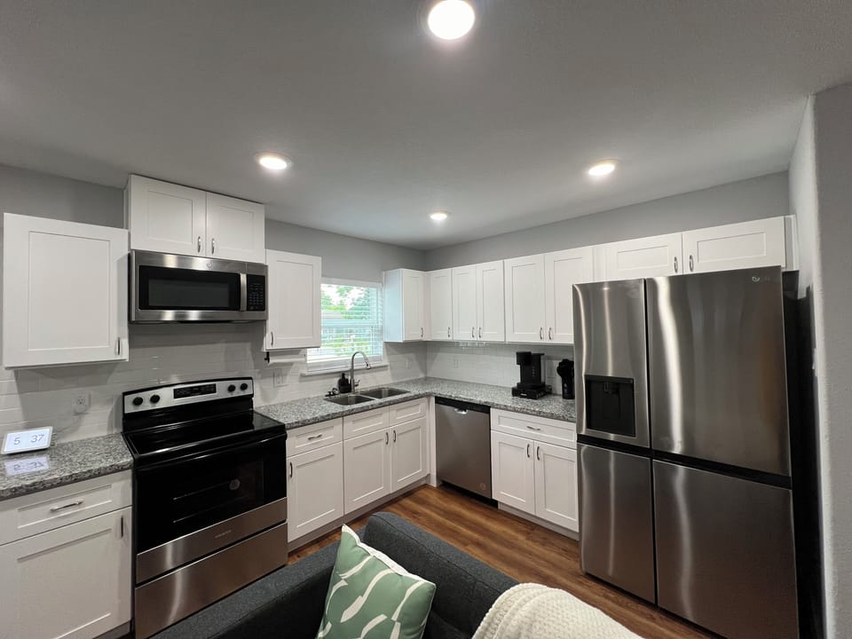 Full kitchen