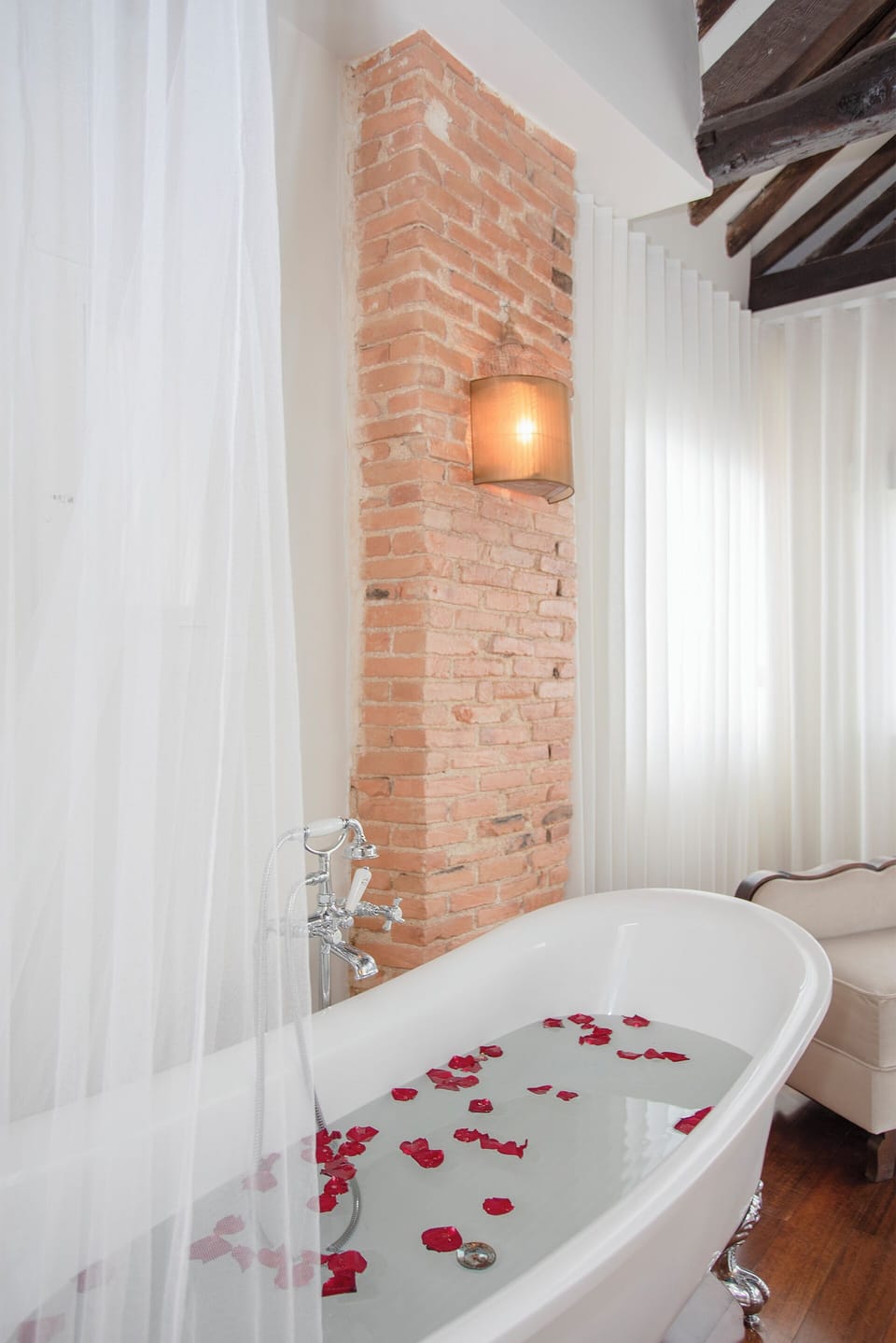 Panoramic Room, City View | Premium bedding, individually decorated, individually furnished
