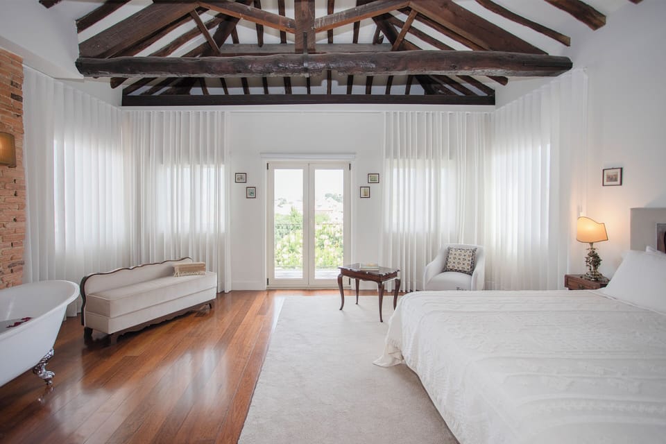 Panoramic Room, City View | Premium bedding, individually decorated, individually furnished