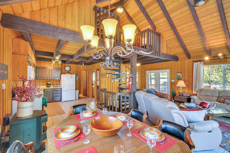 Dining Area | 1st Floor | Dishware & Flatware
