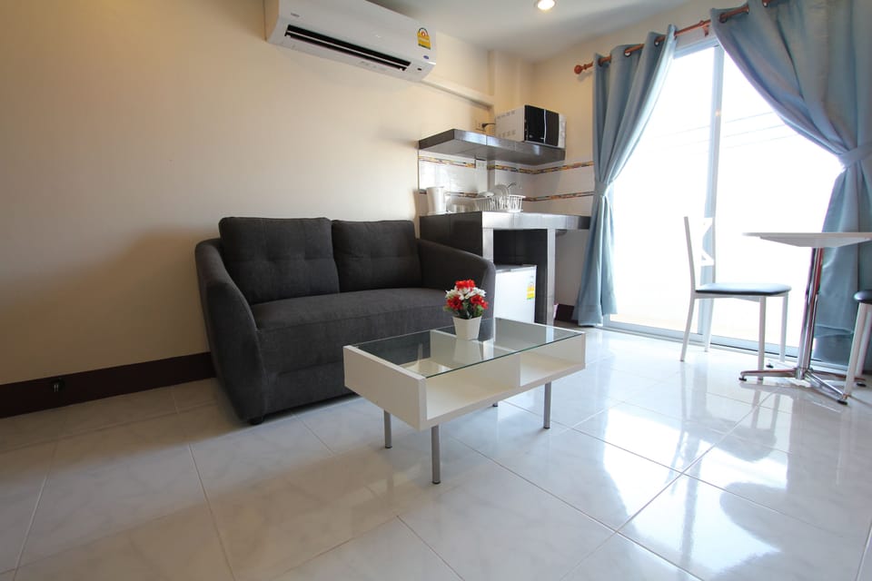 Superior Room Front | In-room safe, desk, laptop workspace, blackout drapes