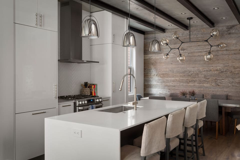 Kitchen - Breakfast bar seating